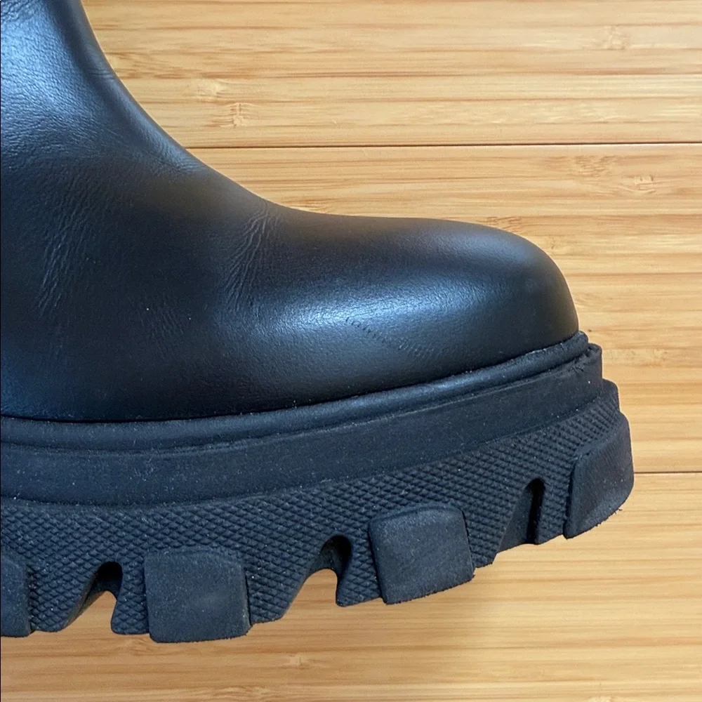 Gia Borghini Perni 07 black leather lug boots in size 37